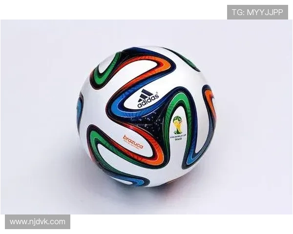 职业联赛官方用球的科技含量与设计